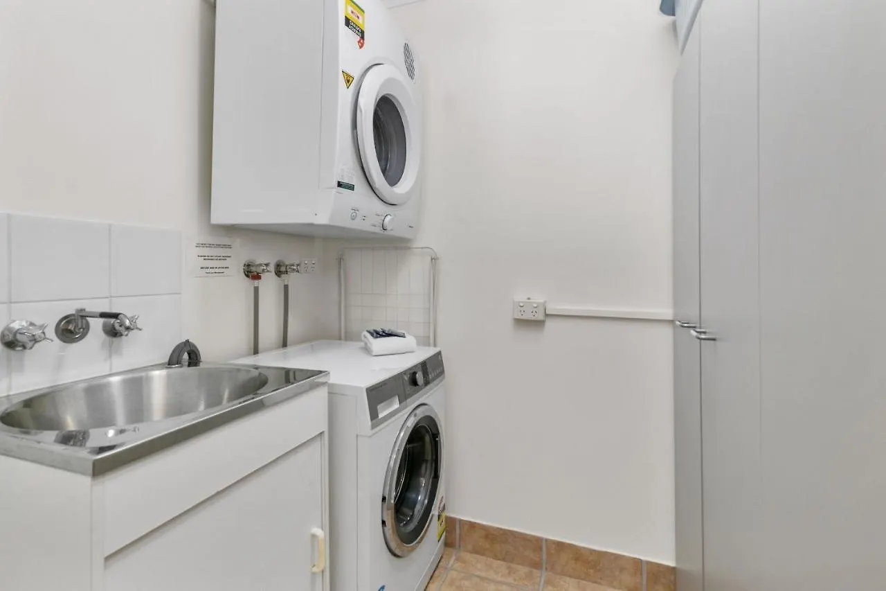 Unit 8 Taralla 18 Edgar Bennett Avenue נוסה דירה
